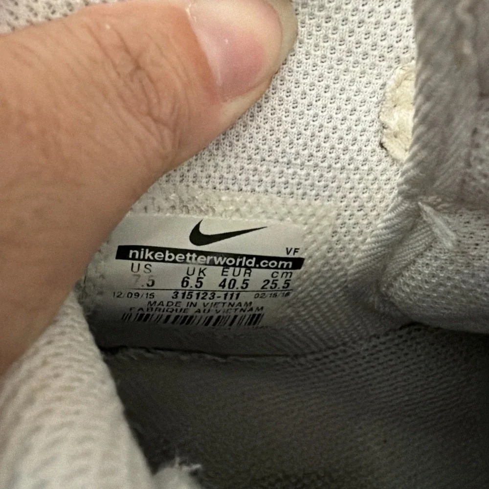 Nike Men's Air Force 1 '07 Mid White - Men's Size 7.5